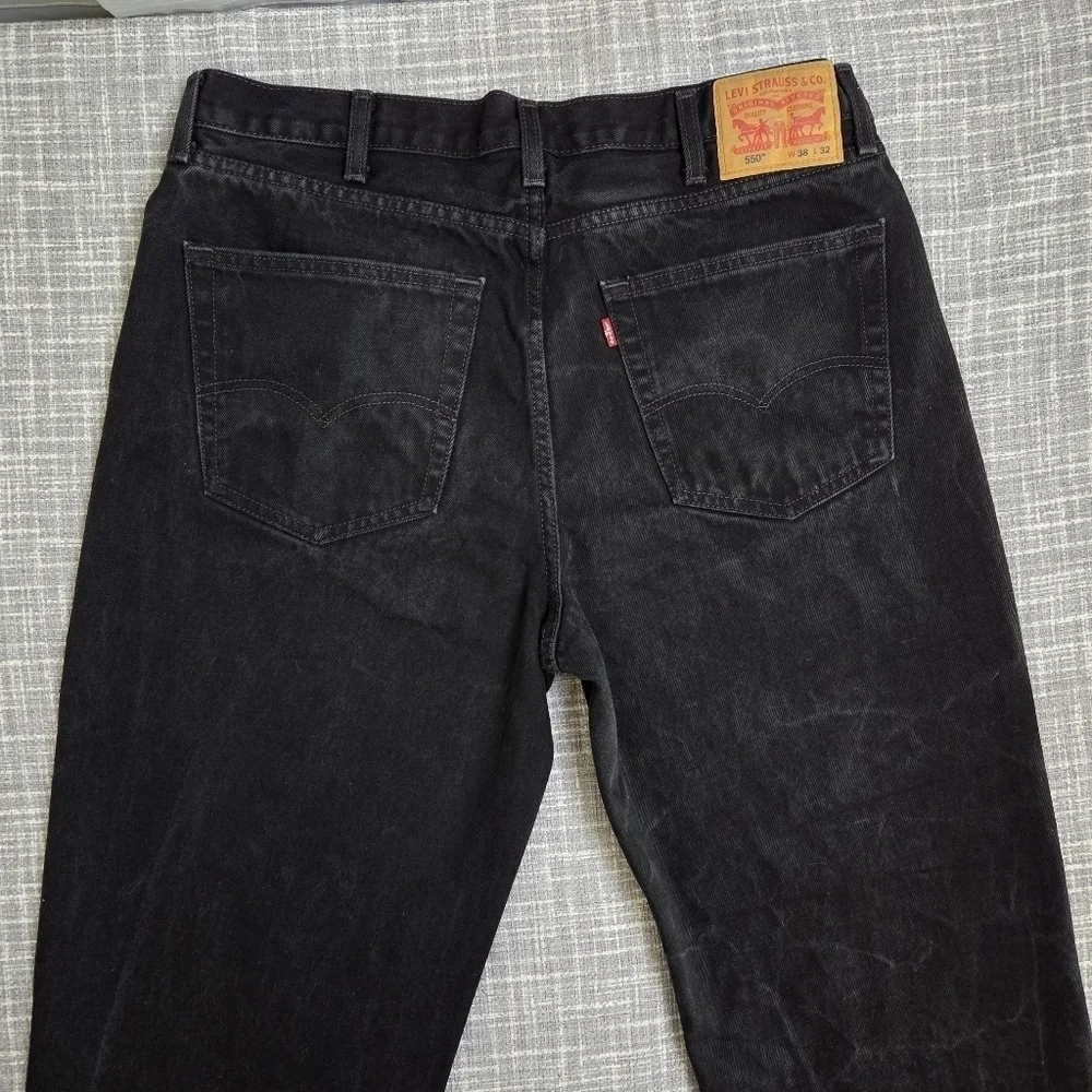 Levi's 550 Jeans Relaxed Fit Black Straight/Tapered Men's 38X32 (actual 37X31)